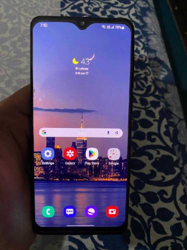 Selling my galaxy a31 in black colour very neat and clean condition