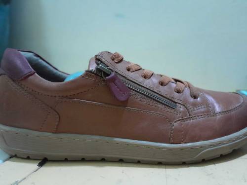 Weinbreigner Sneakers 