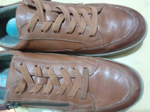 Weinbreigner Sneakers 