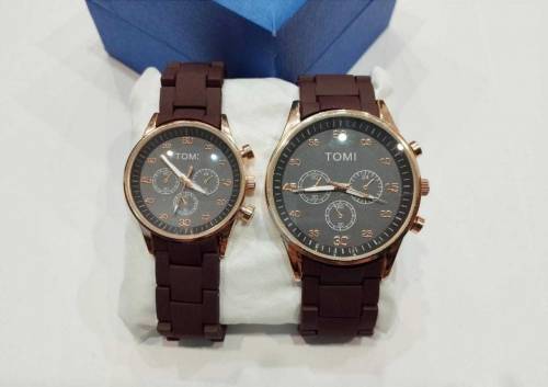 couple analogue watch 