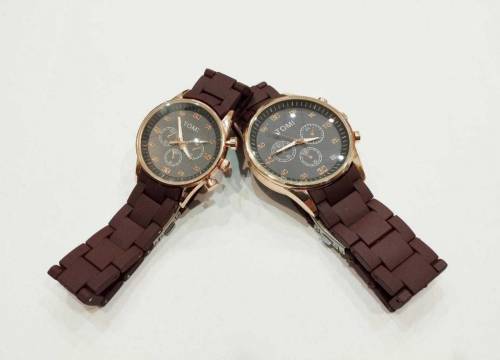 couple analogue watch 