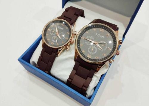 couple analogue watch 