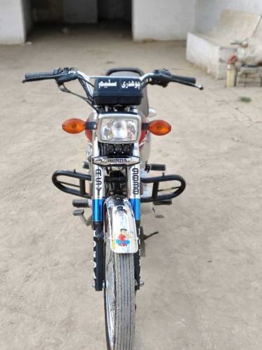 Honda 125cc bike urgent sale 