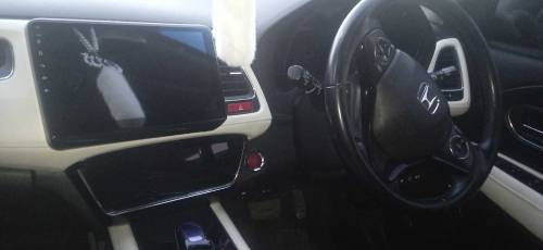[5/9, 12:15 PM] Zohaib: Honda Vezel ZModel 2015Registered 2018Black Co