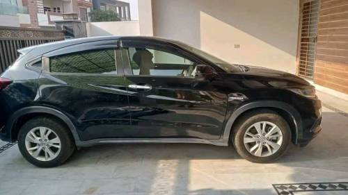 Honda vezel for sale looking like a New bumper to bumper Janine