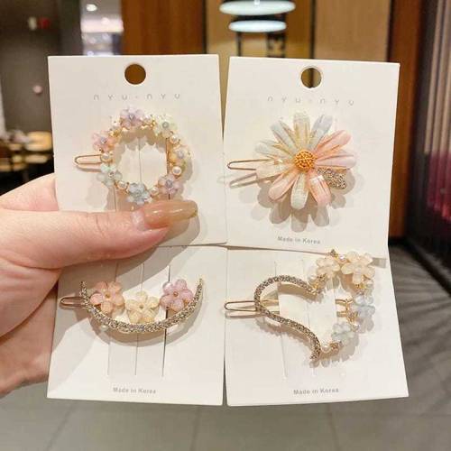 hair pins in 4 different cards