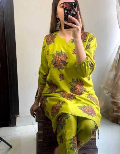 2 Pcs Women's Stitched Linen Printed Shirt And Trouser