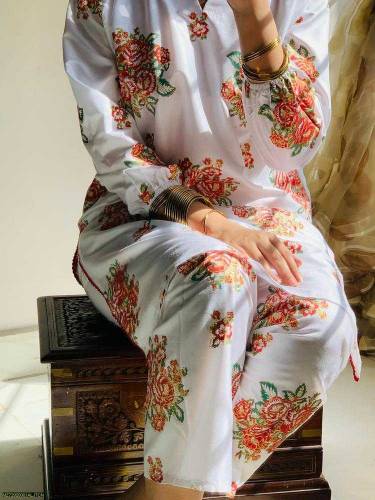 •  Gender: Women's•  Fabric: Linen•  Shirt - Pattern: Printed•  Trouse