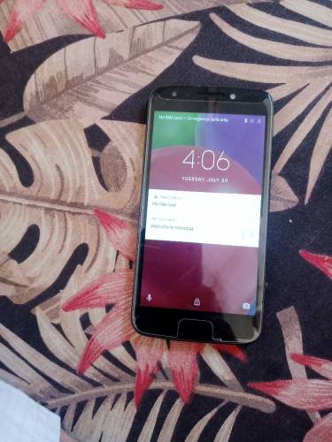 Motorola E4