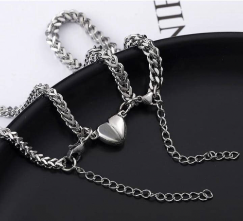 2 pcs alloy silver plated magnet heart design Couple's bracelet 