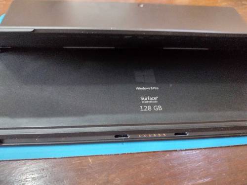 MICROSOFT SURFACE   WINDO 8 PRO
