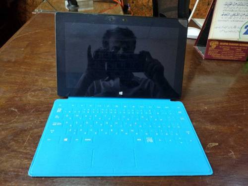 MICROSOFT SURFACE   WINDO 8 PRO