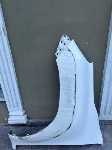 Revo 2021 model  2.8 New Shape Left back Side Door Left Front Fender