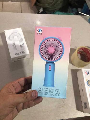 Rechargeable fan 