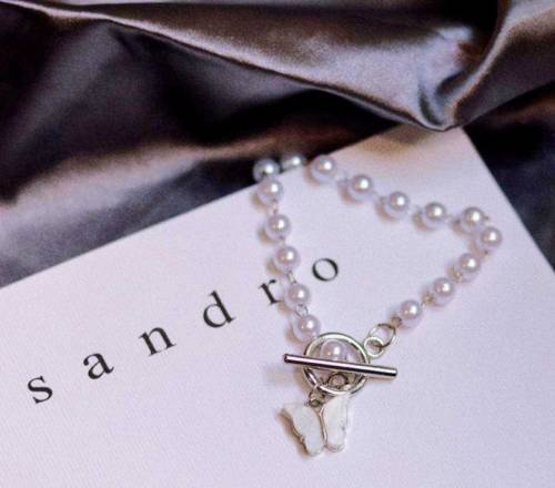 Beautiful pearl Butterfly Bracelet 