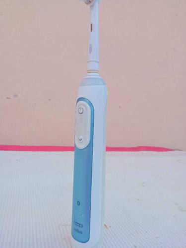 ELECTRIC TOOTHBRUSH 