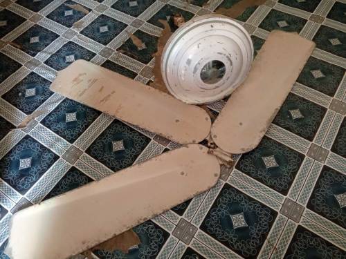 used Ceiling fan available for sale rate bilkul munasib he only call m