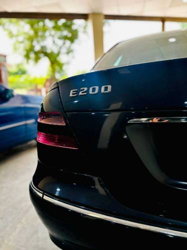 Mercedes E200