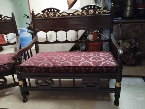 Sofa set of 2 chairs and 1 double sitter new condition argent sale.