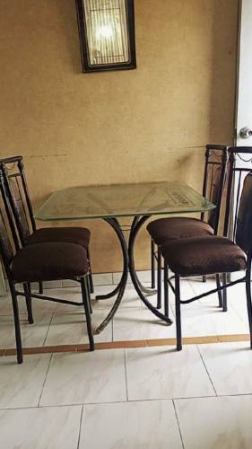Dining table for 4 pers 