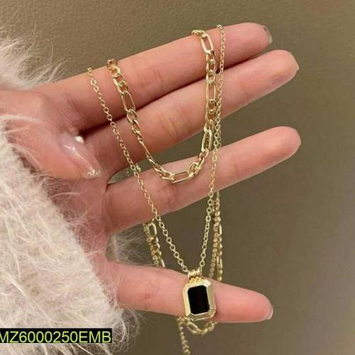 Metallic Pendant Necklaces 