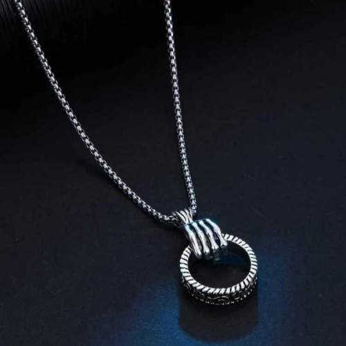 Metallic Pendant Necklaces 