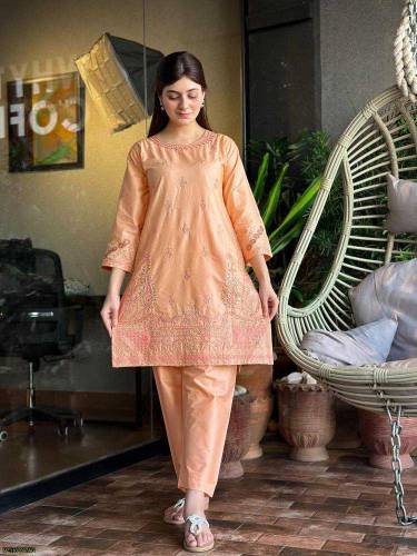 2pc embroidered stich woman lawn dress 