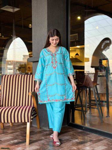 2pc embroidered stich woman lawn dress 