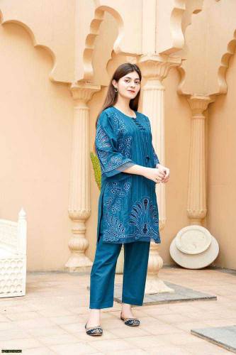 2pc embroidered stich woman lawn dress 