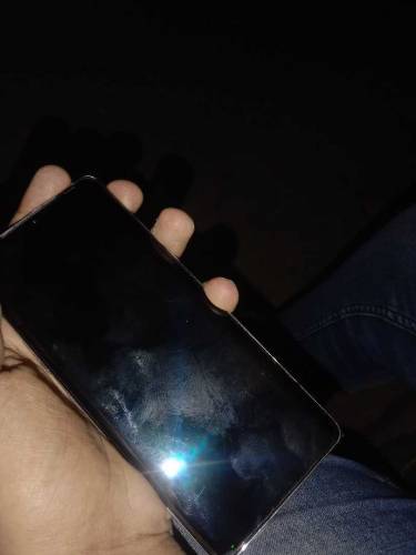 lg valvet bohat achi condition ma h