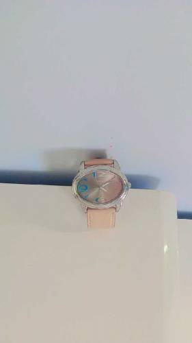 women watch 