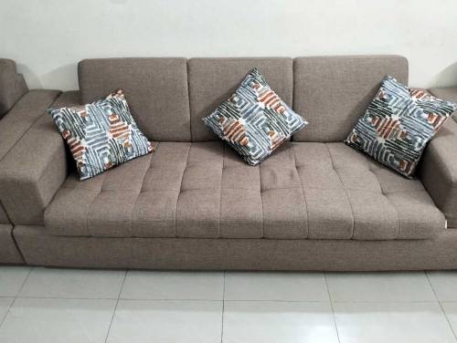 5 seater sofa set. condition 10/10