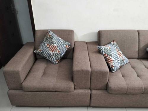 5 seater sofa set. condition 10/10
