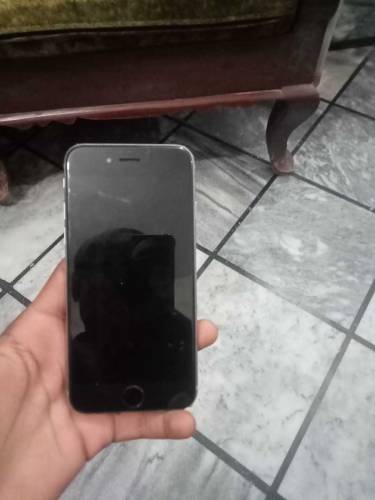 iphone 6 64 gb condition 10 by 10 cash on delivery availabe chat karai
