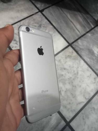 iphone 6 64 gb condition 10 by 10 cash on delivery availabe chat karai