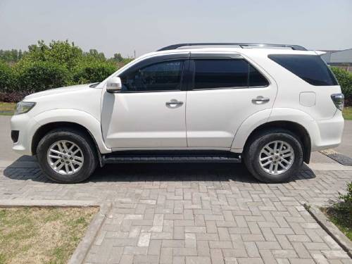 Toyota Fortuner 2015