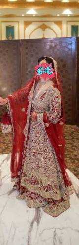 selling this beautiful new bridal dress wore only for 4-5 hours. 