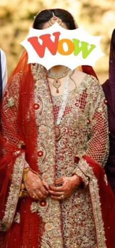 selling this beautiful new bridal dress wore only for 4-5 hours. 