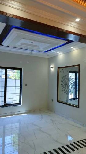 5 Marla house for sale in Parkveiw city Lahore near by Thokar Naiz Bai