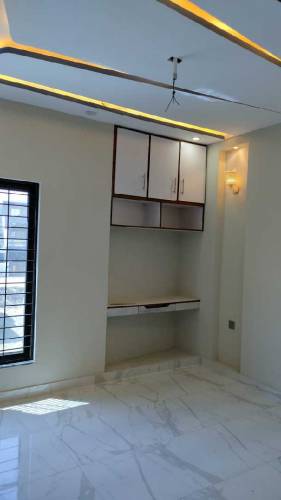 5 Marla house for sale in Parkveiw city Lahore near by Thokar Naiz Bai