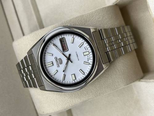 Seiko 5 Automatic NOS Vintage Men's Wrist Watch