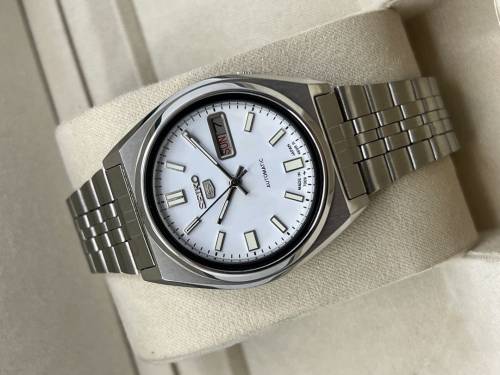 Seiko 5 Automatic NOS Vintage Men's Wrist Watch