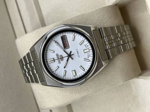 Seiko 5 Automatic NOS Vintage Men's Wrist Watch