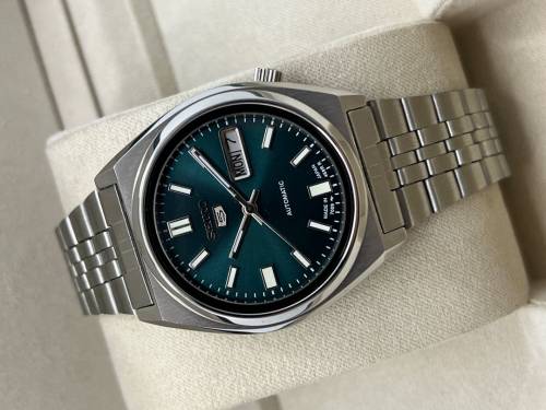 Seiko 5 Automatic NOS Vintage Men's Wrist Watch