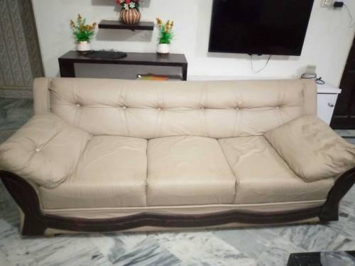 7 seater king size sofa good condition 