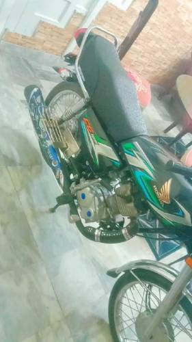125 Honda bike for sell  22 bata 23 