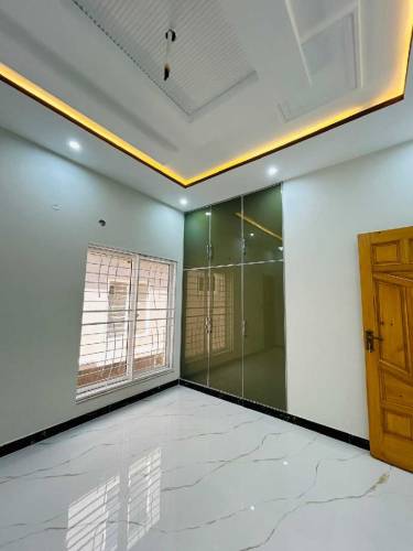 5Marla Brand new house For Sale at executive block Park view city Lhr