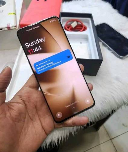 one plus 11. 12/256 gb 03241196127 my whatsapp number 