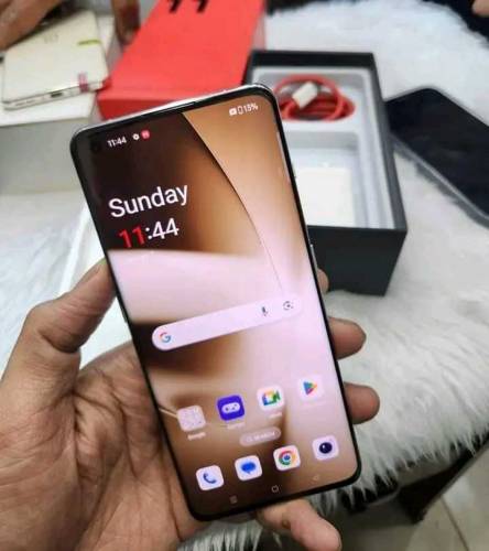 one plus 11. 12/256 gb 03241196127 my whatsapp number 