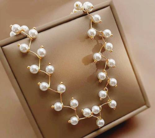 Beautiful Pearl Choker /Adjustable 